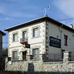 Lagun Etxea Landhaus Pobes